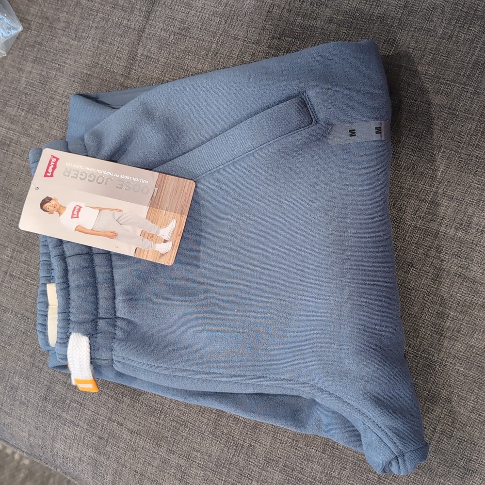 NWT Levi's jogger